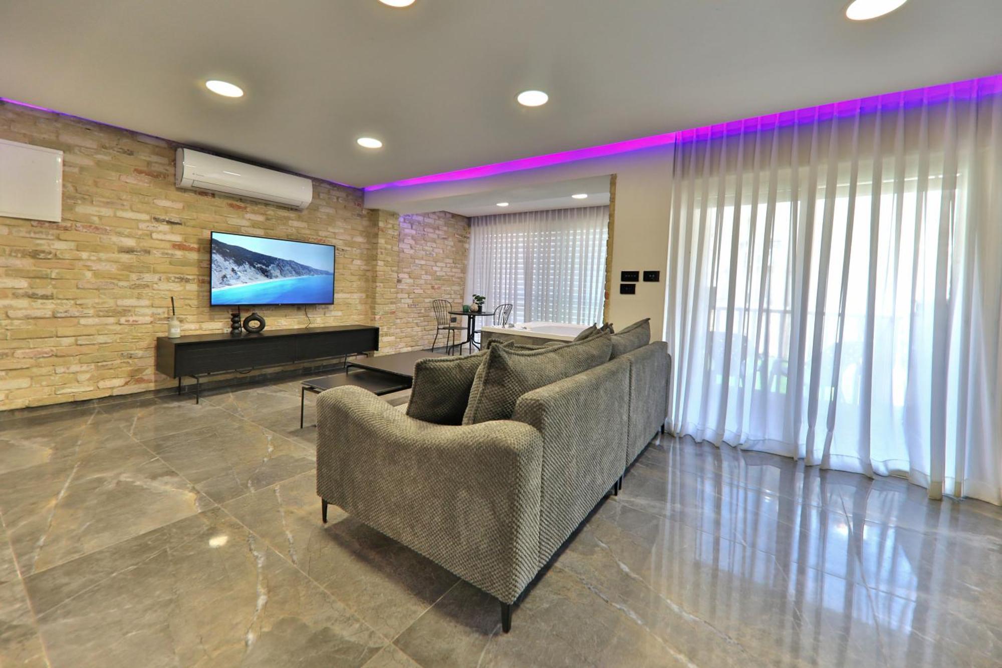 Appartement שקיעה בים 75 - דירת נופש יוקרתית עם ג'קוזי ליד הים à Haïfa Extérieur photo